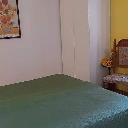 Alojamento de Acomodação e Pequeno-almoço Casa Laura *